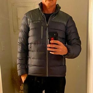Patagonia jacket nwot very nice warm days small fits like medium